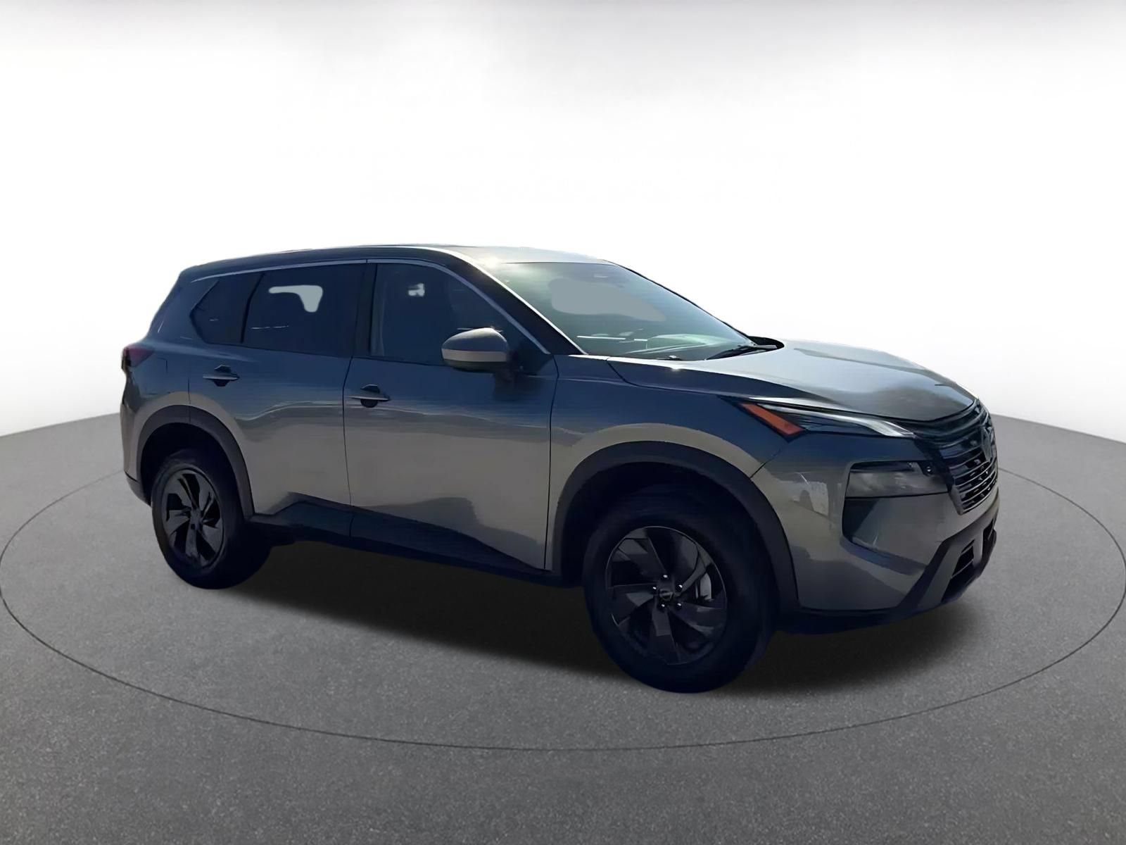 Used 2026 Nissan Rogue SV AWD/4WD image 2