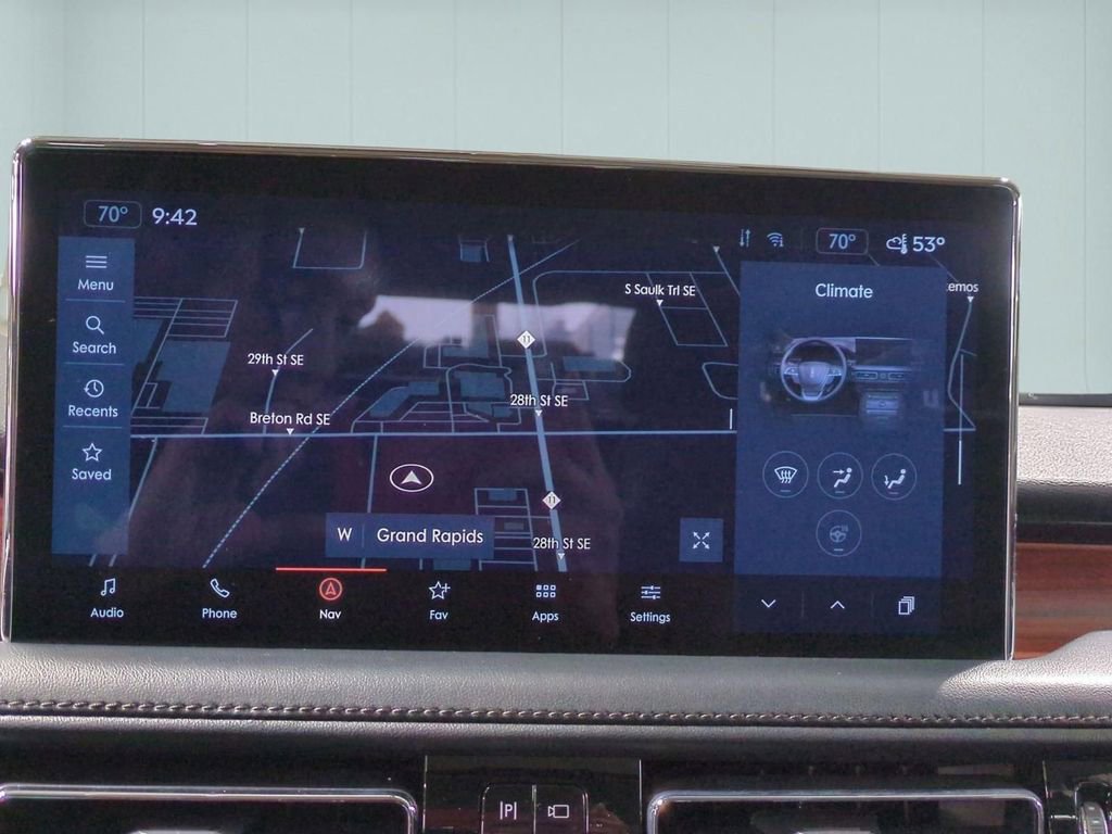 Certified 2023 Lincoln Nautilus Reserve image 25