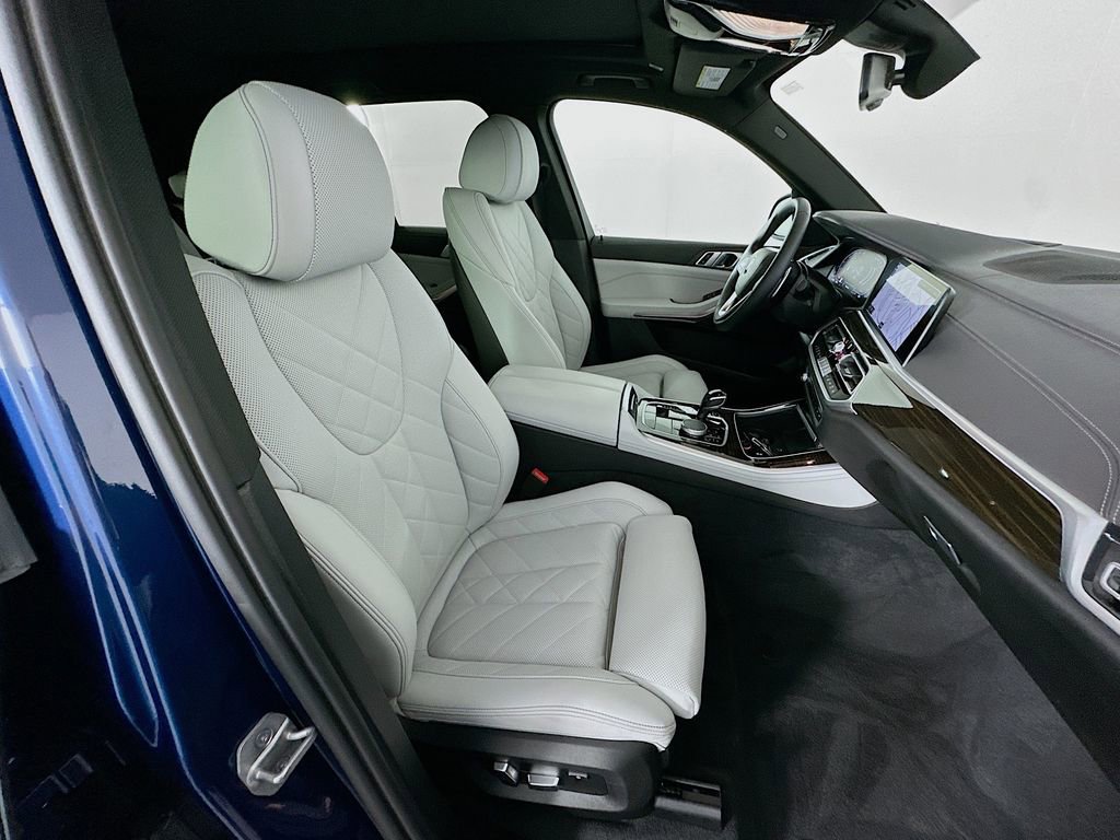 Used 2023 BMW X5 xDrive40i w/ Premium Package image 28