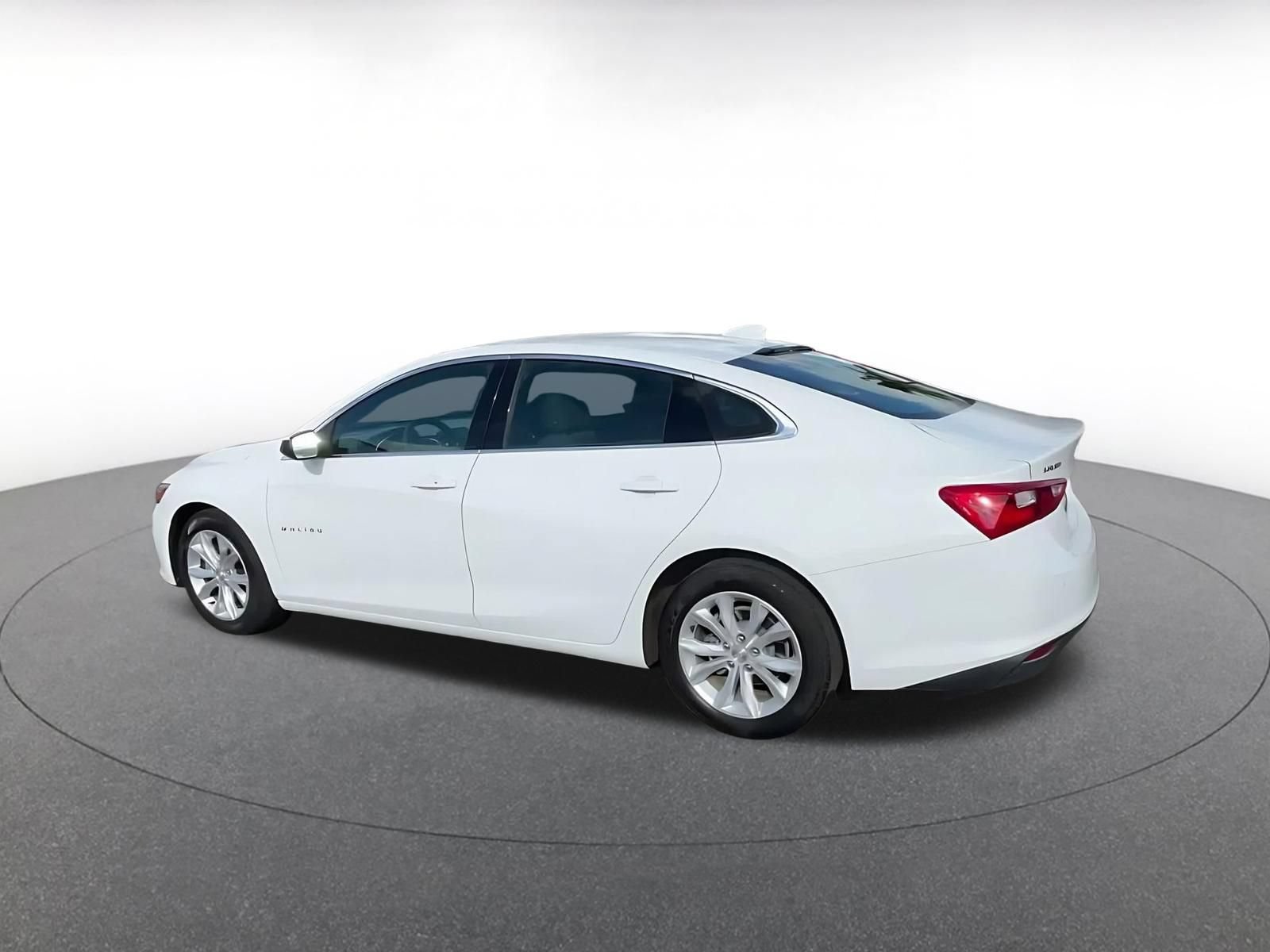 Used 2024 Chevrolet Malibu LT FWD image 9