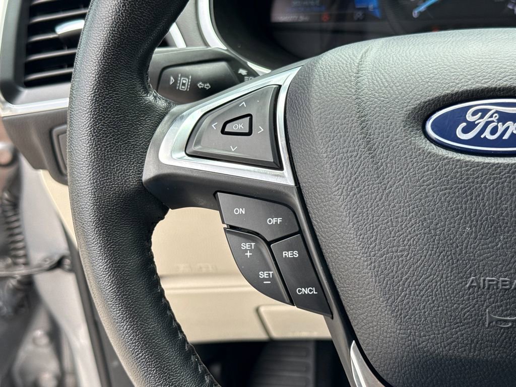 Used 2021 Ford Edge Titanium FWD image 15