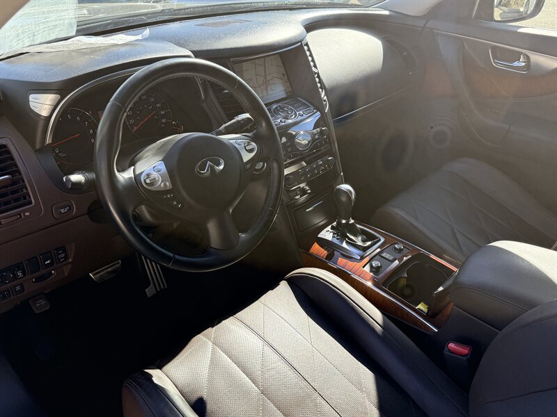 Used 2011 INFINITI FX35 AWD w/ Premium Pkg image 9