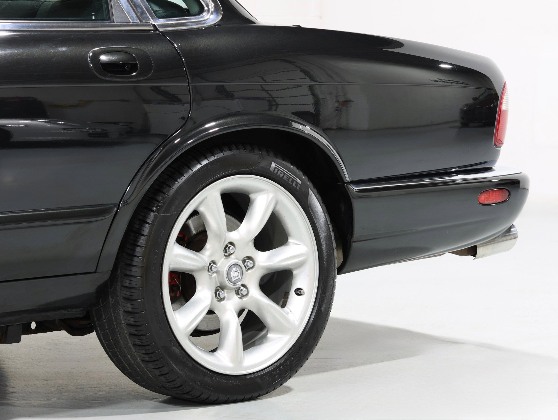 Used 1998 Jaguar XJ8 RWD image 12
