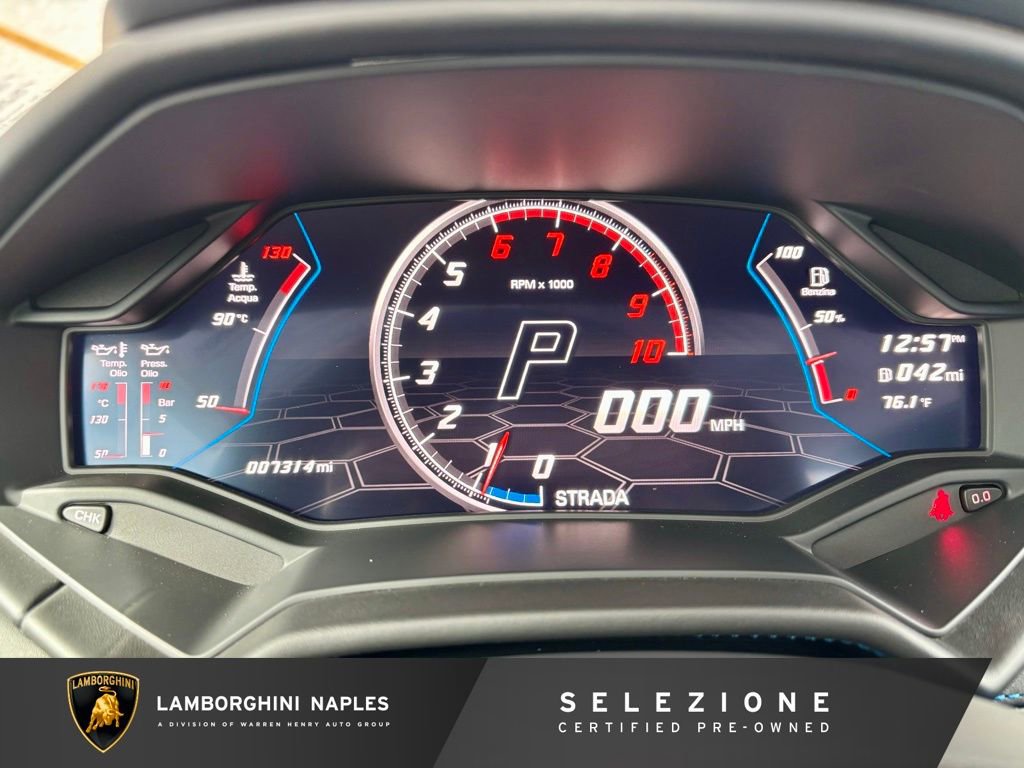 Used 2021 Lamborghini Huracan EVO image 12