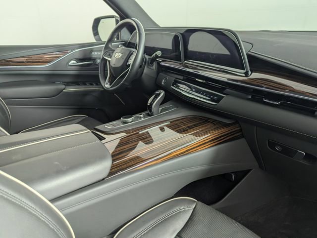 Used 2023 Cadillac Escalade Premium Luxury image 24