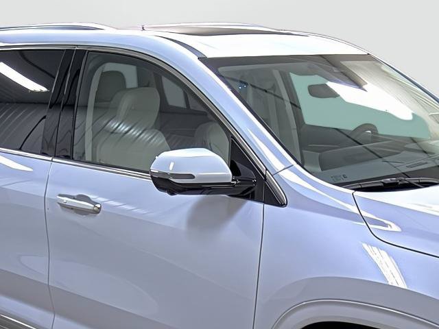 New 2027 Buick Enclave Avenir w/ LPO, Floor Liner Package AWD/4WD image 15