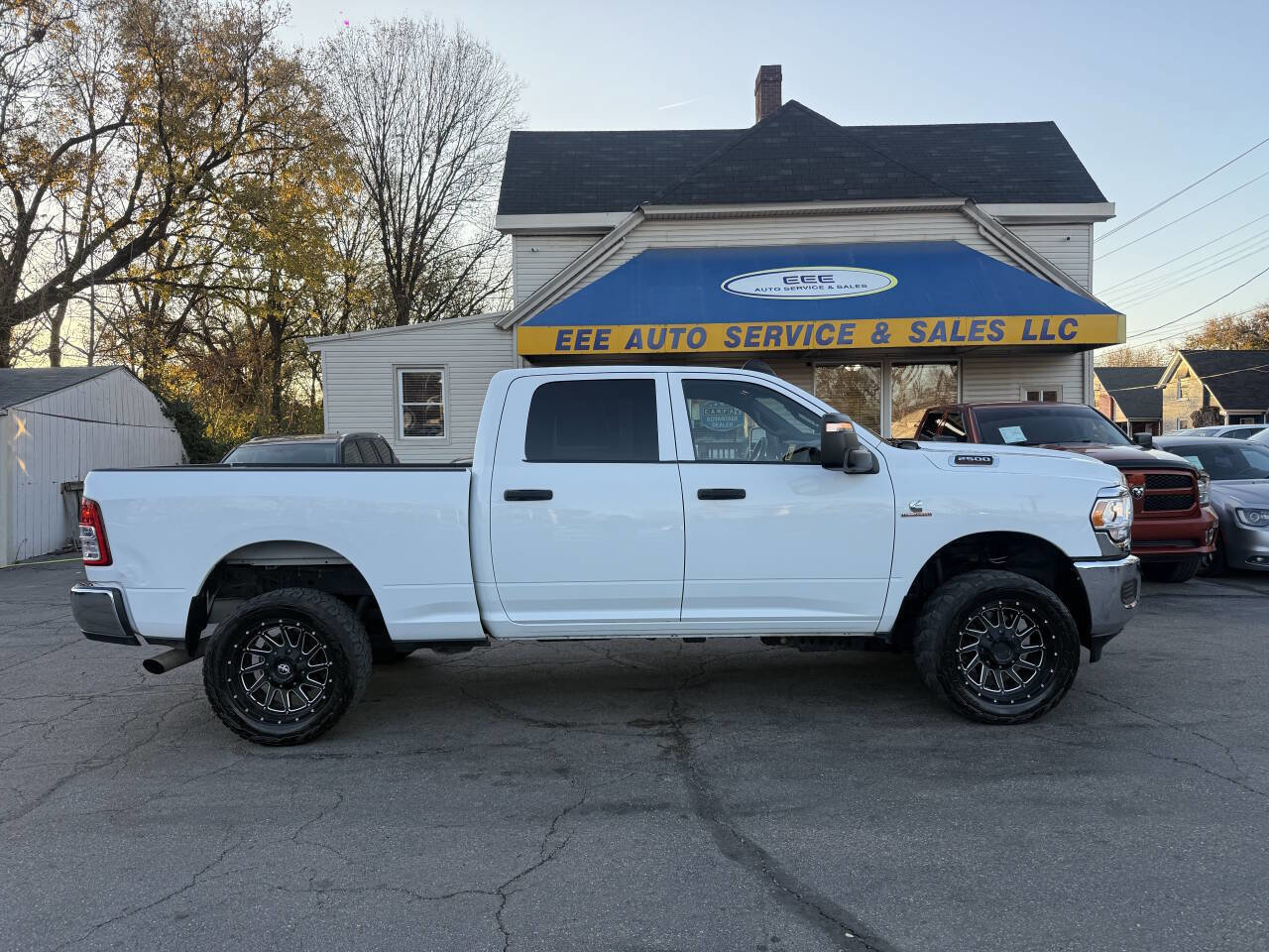Used 2023 RAM 2500 Tradesman image 1