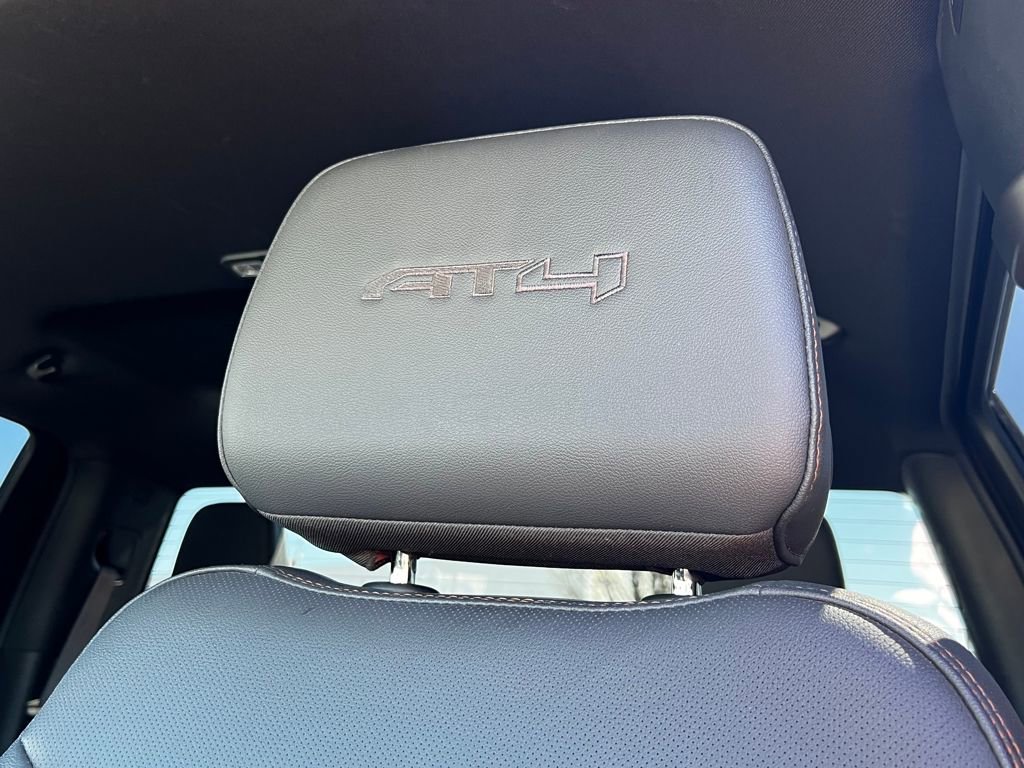 Used 2025 GMC Sierra 2500 AT4 image 13