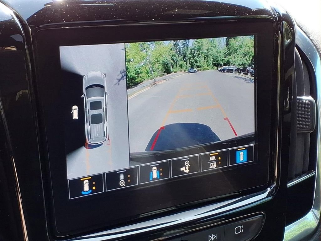 Certified 2023 Chevrolet Traverse Premier w/ Redline Edition FWD image 4