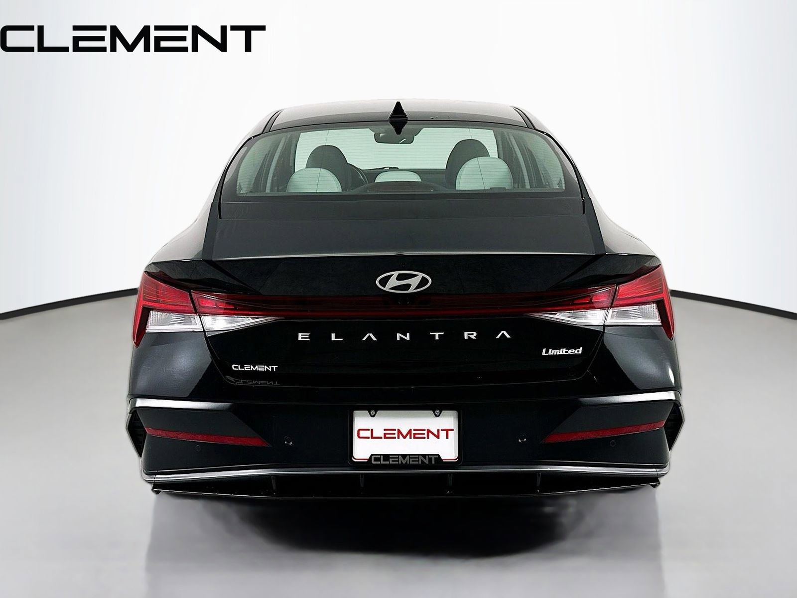 Used 2024 Hyundai Elantra Limited image 8