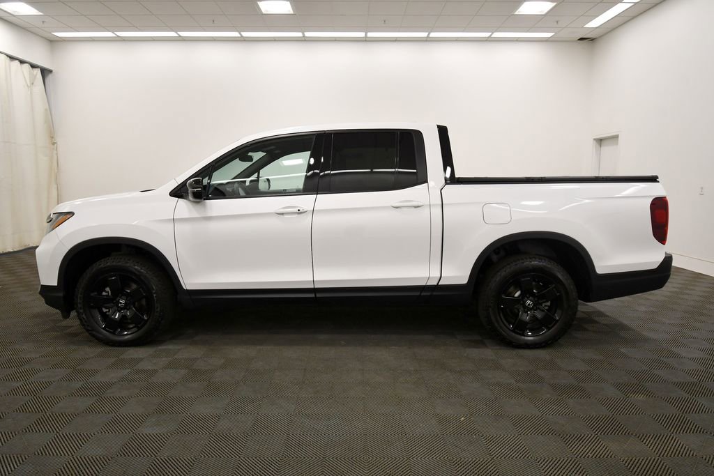 Certified 2025 Honda Ridgeline Black Edition image 4