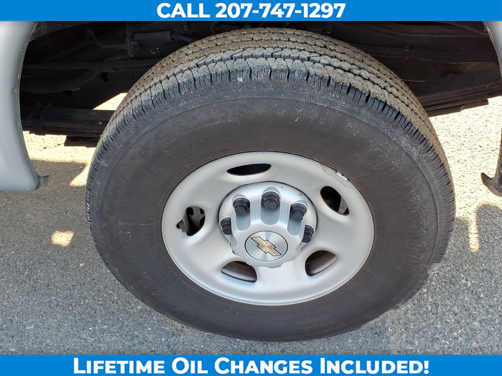 Used 2025 Chevrolet Express 3500 Extended w/ Driver Convenience Package RWD image 9