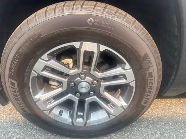 Used 2025 GMC Terrain Elevation AWD/4WD image 4