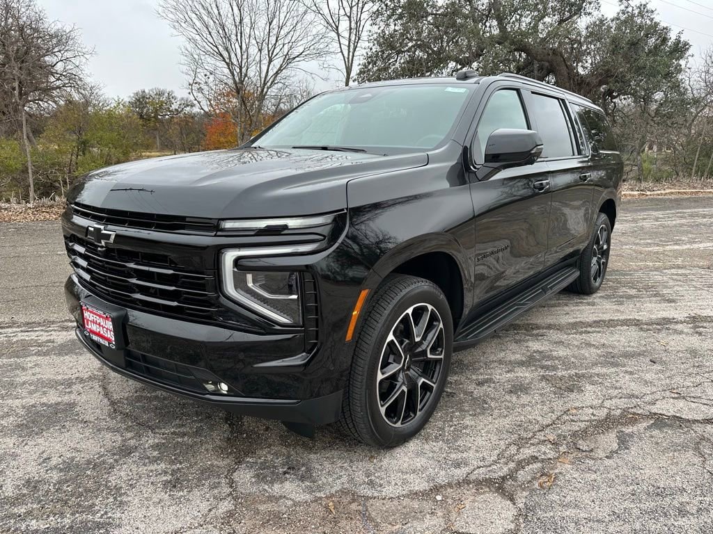 New 2026 Chevrolet Suburban RST w/ RST Capability Package AWD/4WD image 1