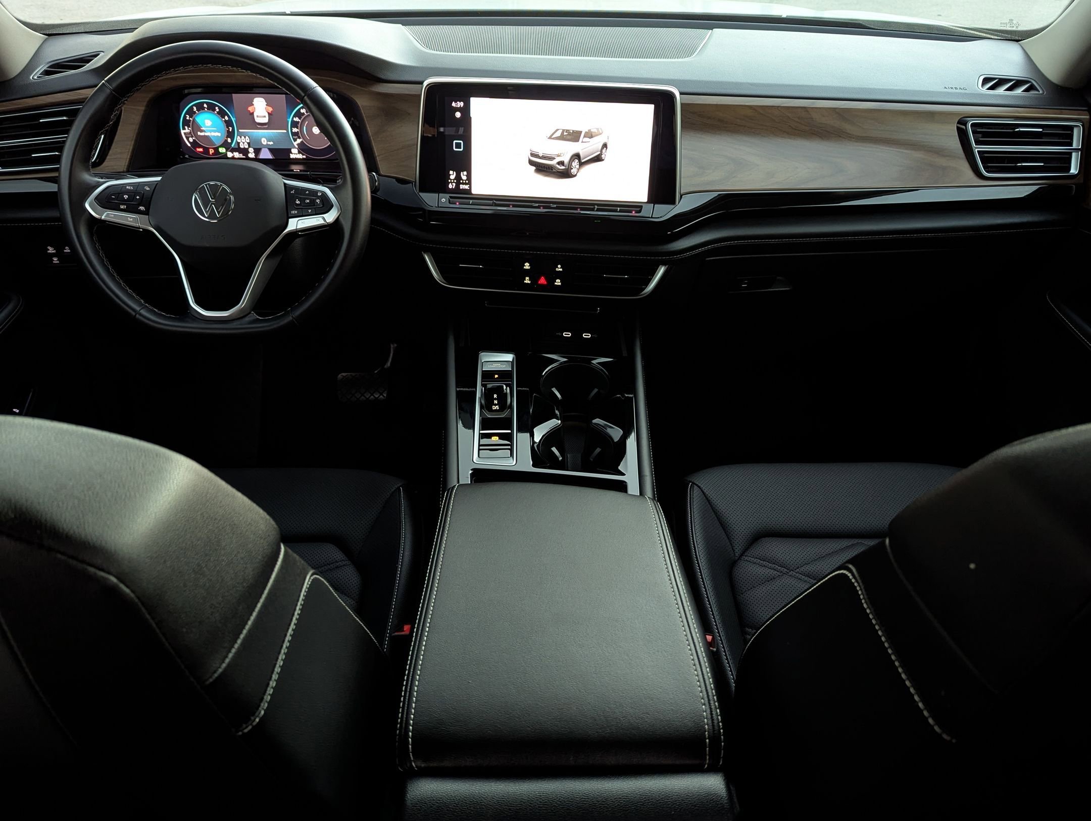 Used 2025 Volkswagen Atlas SE image 17