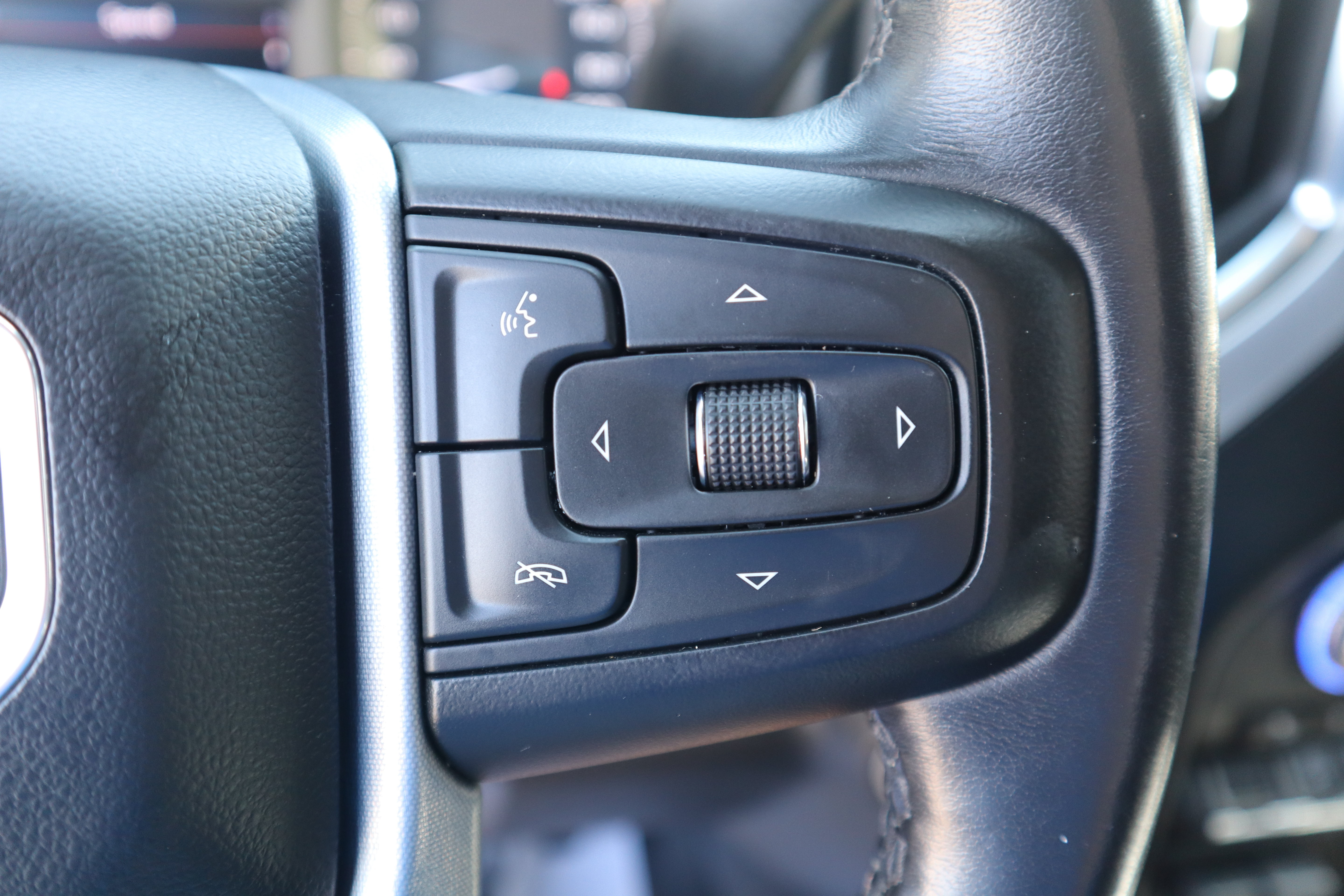 Used 2021 GMC Sierra 1500 SLT w/ SLT Convenience Package AWD/4WD image 18