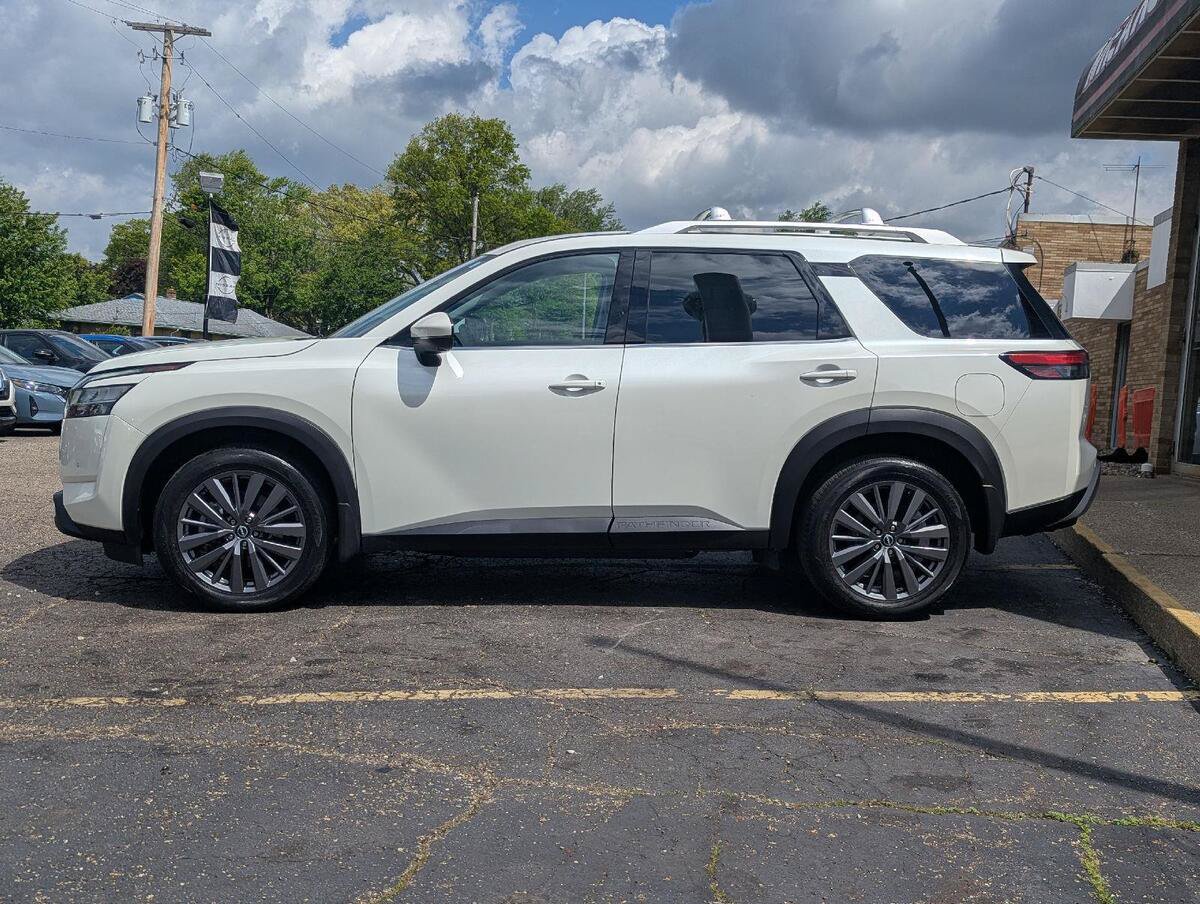 Used 2023 Nissan Pathfinder SL w/ SL Premium Package AWD/4WD image 12