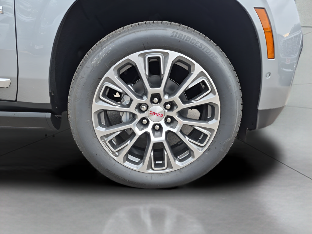 New 2026 GMC Yukon Denali w/ Denali Reserve Package AWD/4WD image 13