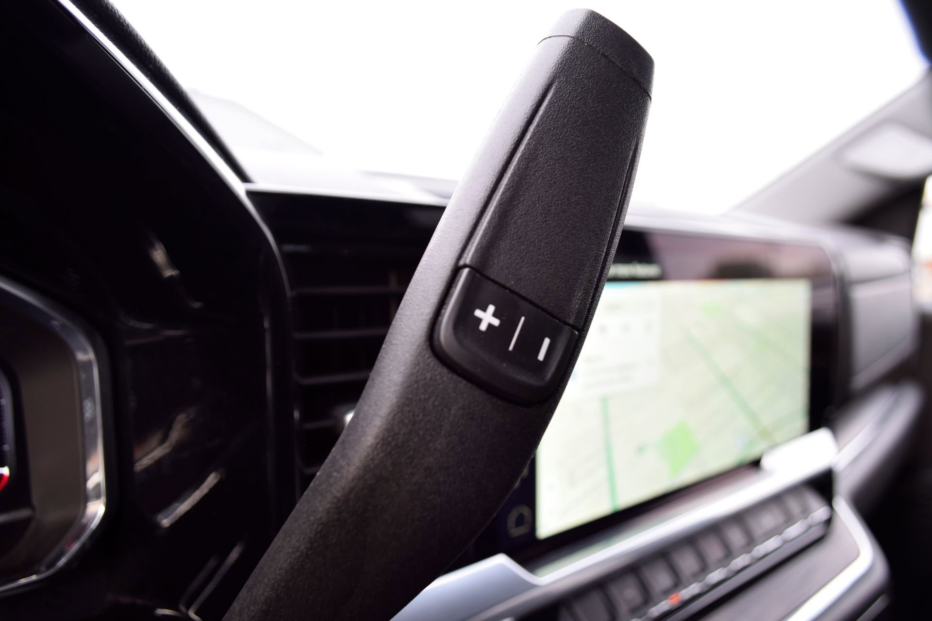 Used 2025 GMC Sierra 1500 SLT image 14