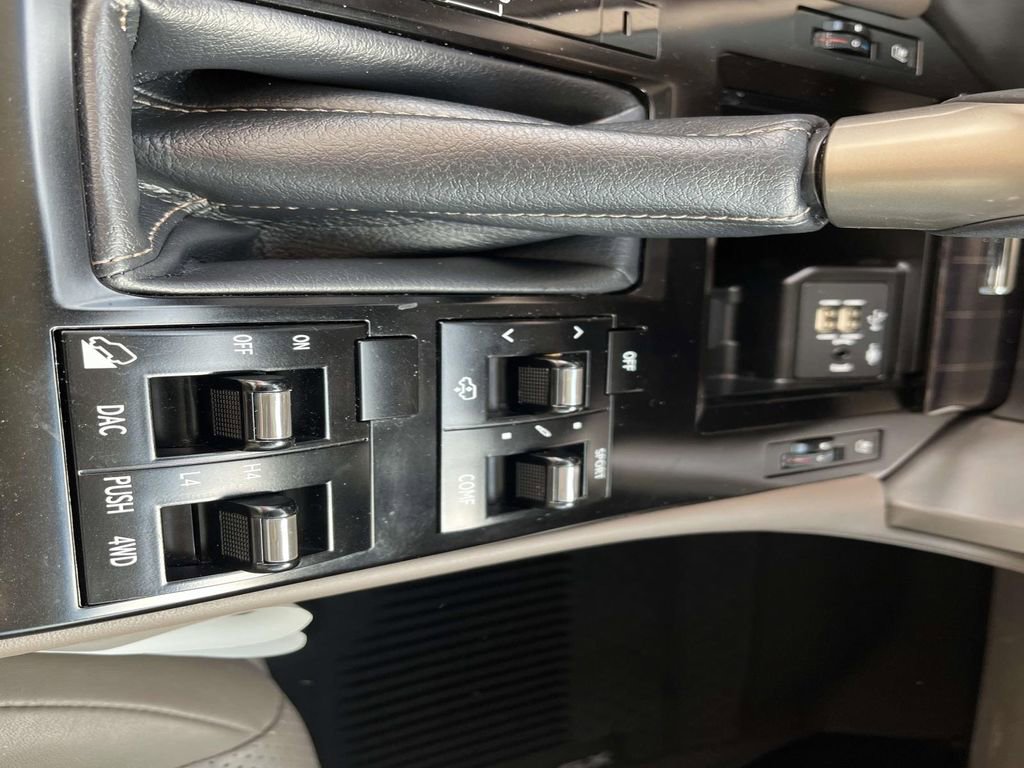 Used 2021 Lexus GX 460 Luxury w/ Sport Design Package image 35