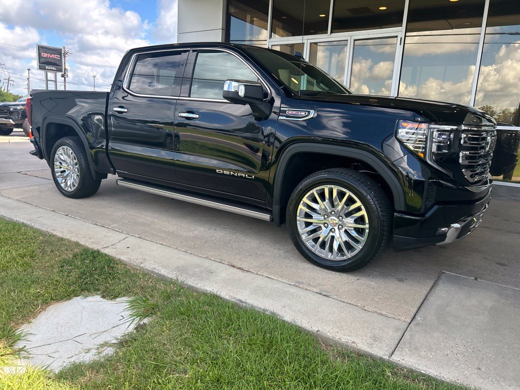 Used 2026 GMC Sierra 1500 Denali w/ Technology Package AWD/4WD image 2