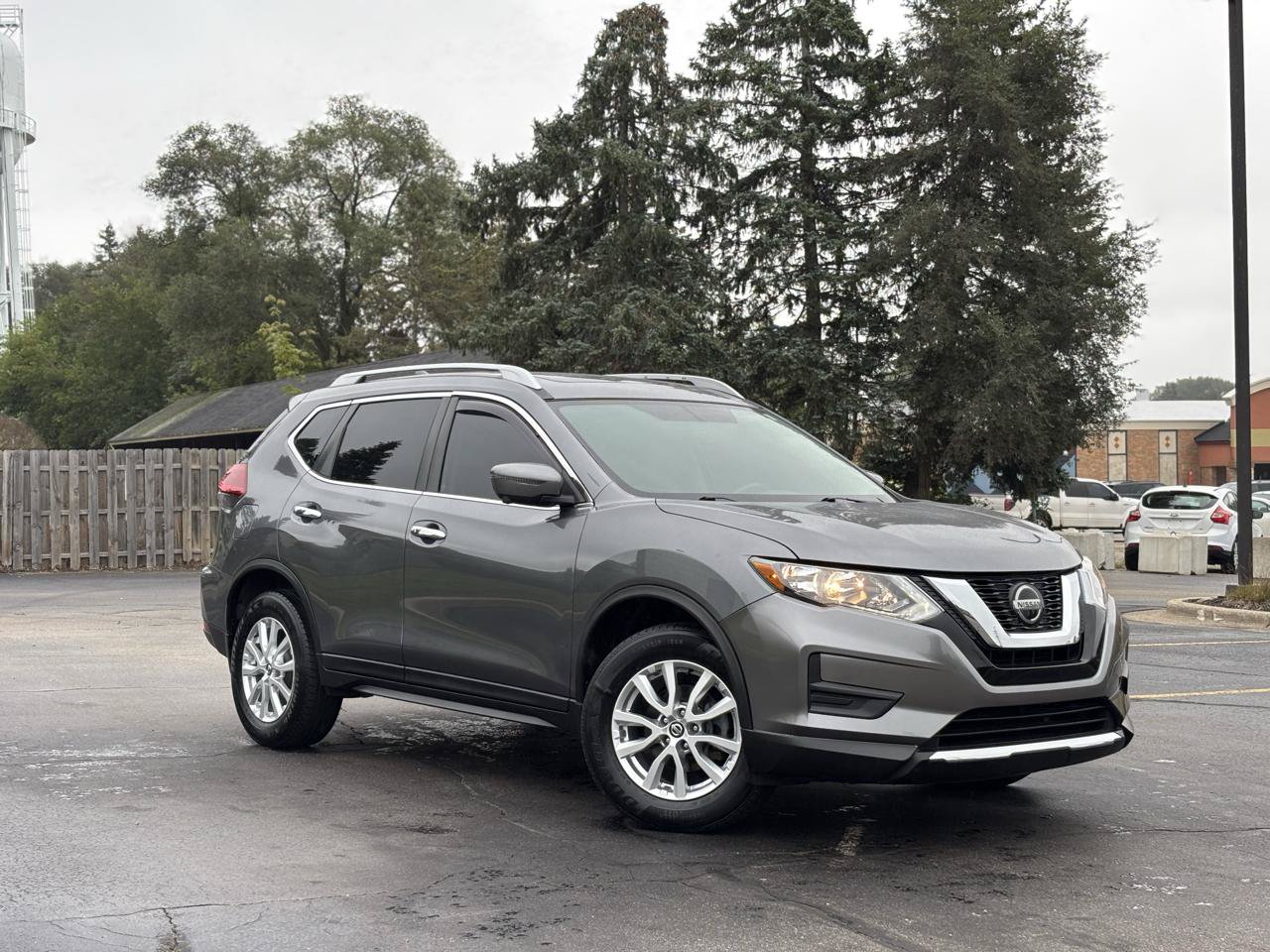 Used 2018 Nissan Rogue SV w/ Sun & Sound Touring Package AWD/4WD image 12