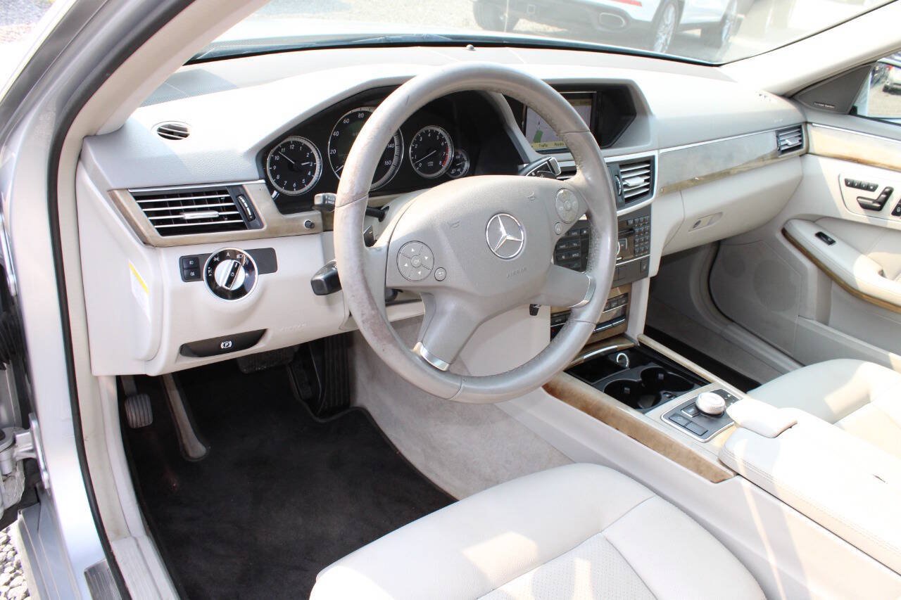 Used 2011 Mercedes-Benz E 350 4MATIC Sedan image 13