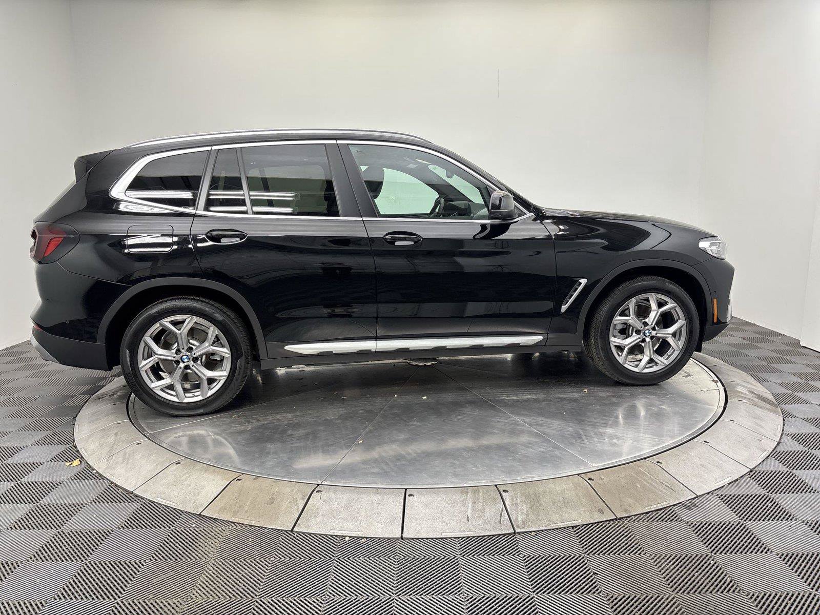 Used 2024 BMW X3 xDrive30i w/ Premium Package AWD/4WD image 17