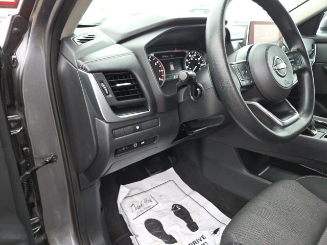 Used 2024 Nissan Rogue SV image 22
