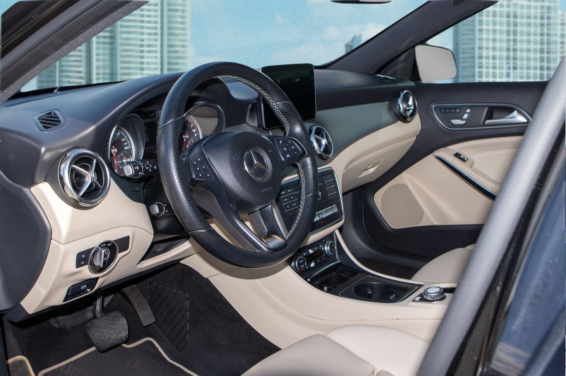 Used 2020 Mercedes-Benz GLA 250 GLA 250 w/ Multimedia Package image 16