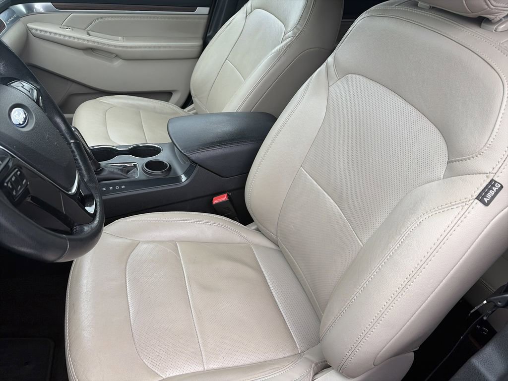 Used 2018 Ford Explorer Limited FWD image 12