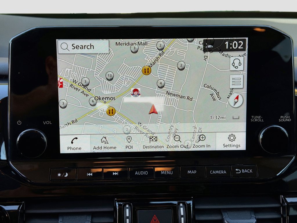 Used 2025 Nissan Pathfinder SL AWD/4WD image 15