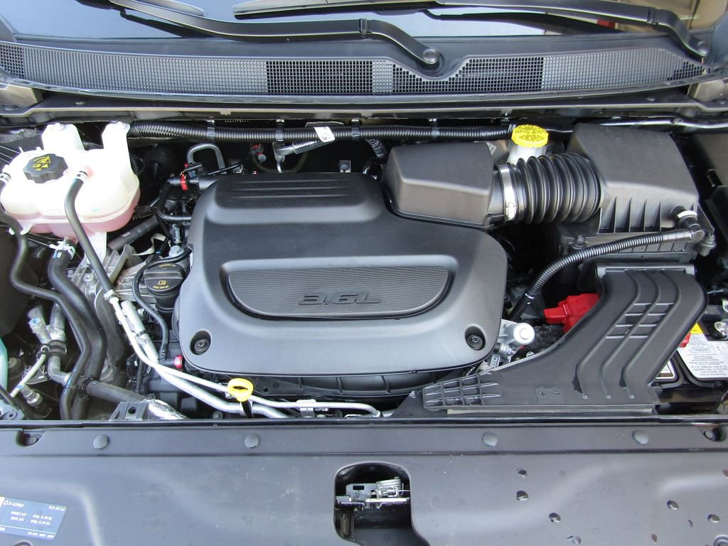 Used 2025 Chrysler Pacifica Select FWD image 33