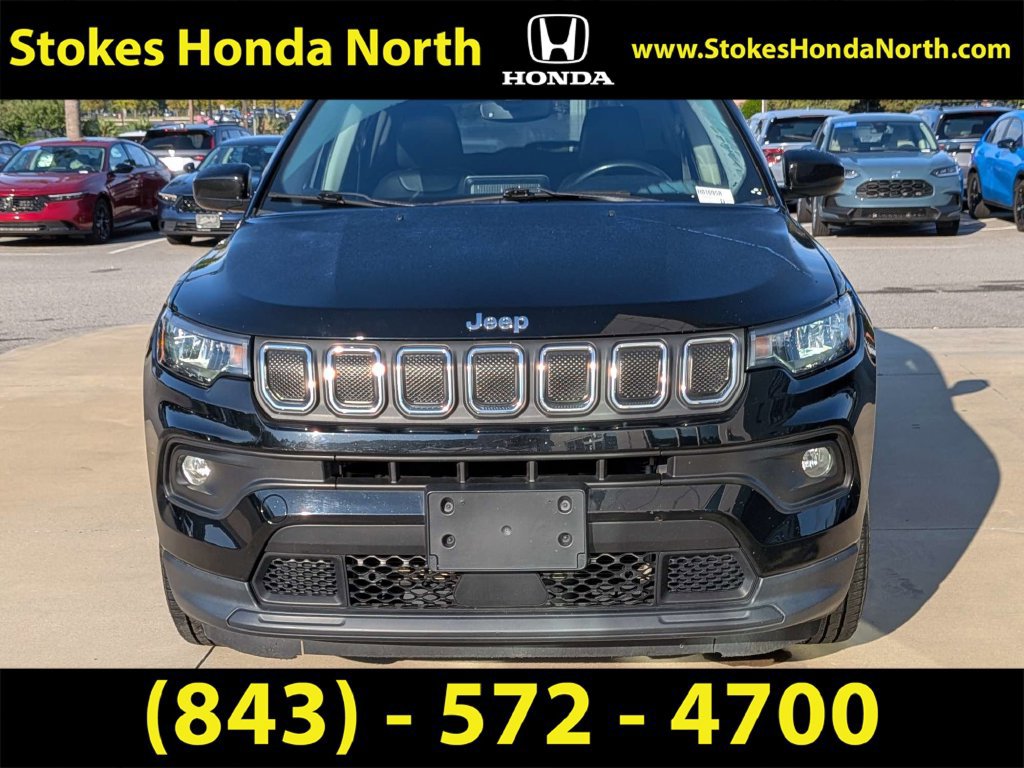 Used 2022 Jeep Compass Latitude w/ Sun and Sound Group AWD/4WD image 9