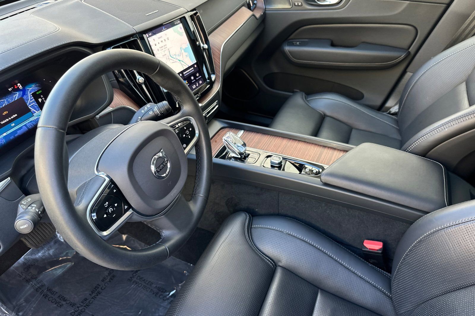 Certified 2023 Volvo XC60 T8 Ultimate AWD/4WD image 14