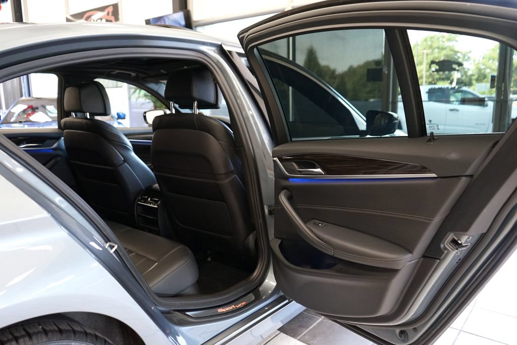 Used 2018 BMW 530i xDrive AWD/4WD image 52