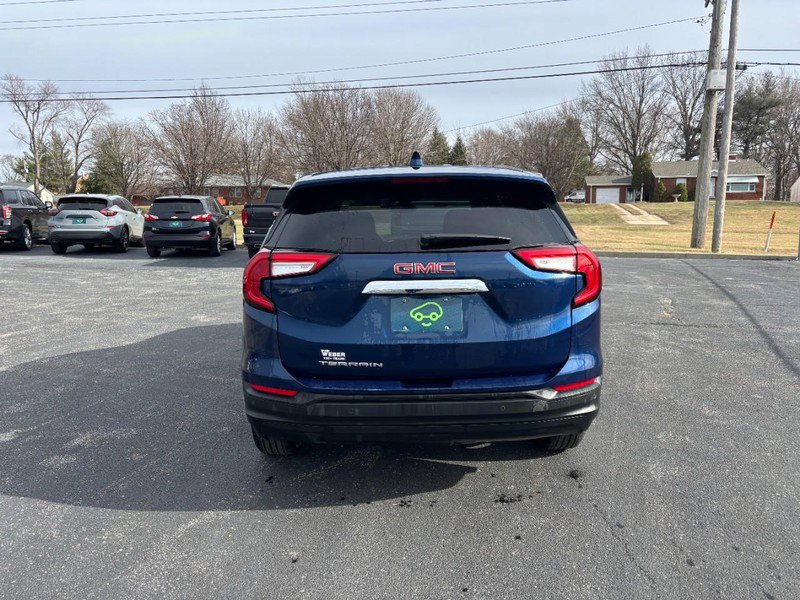 Used 2023 GMC Terrain SLE image 4