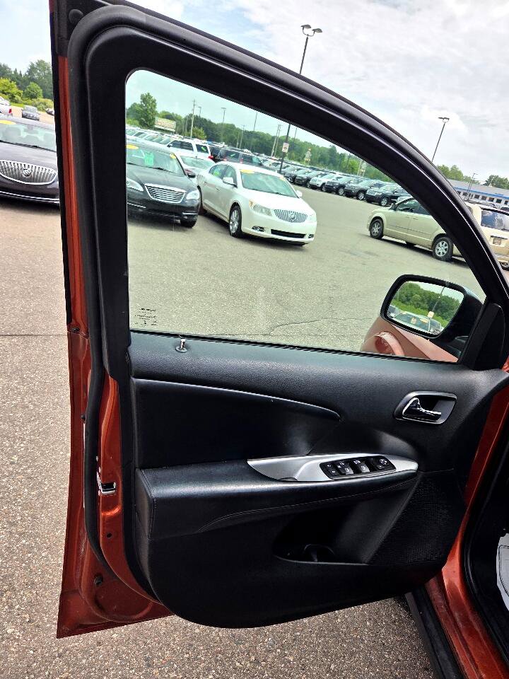 Used 2013 Dodge Journey SXT image 10