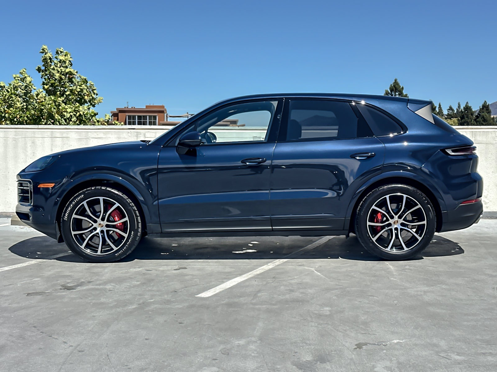 Used 2025 Porsche Cayenne S AWD/4WD image 3