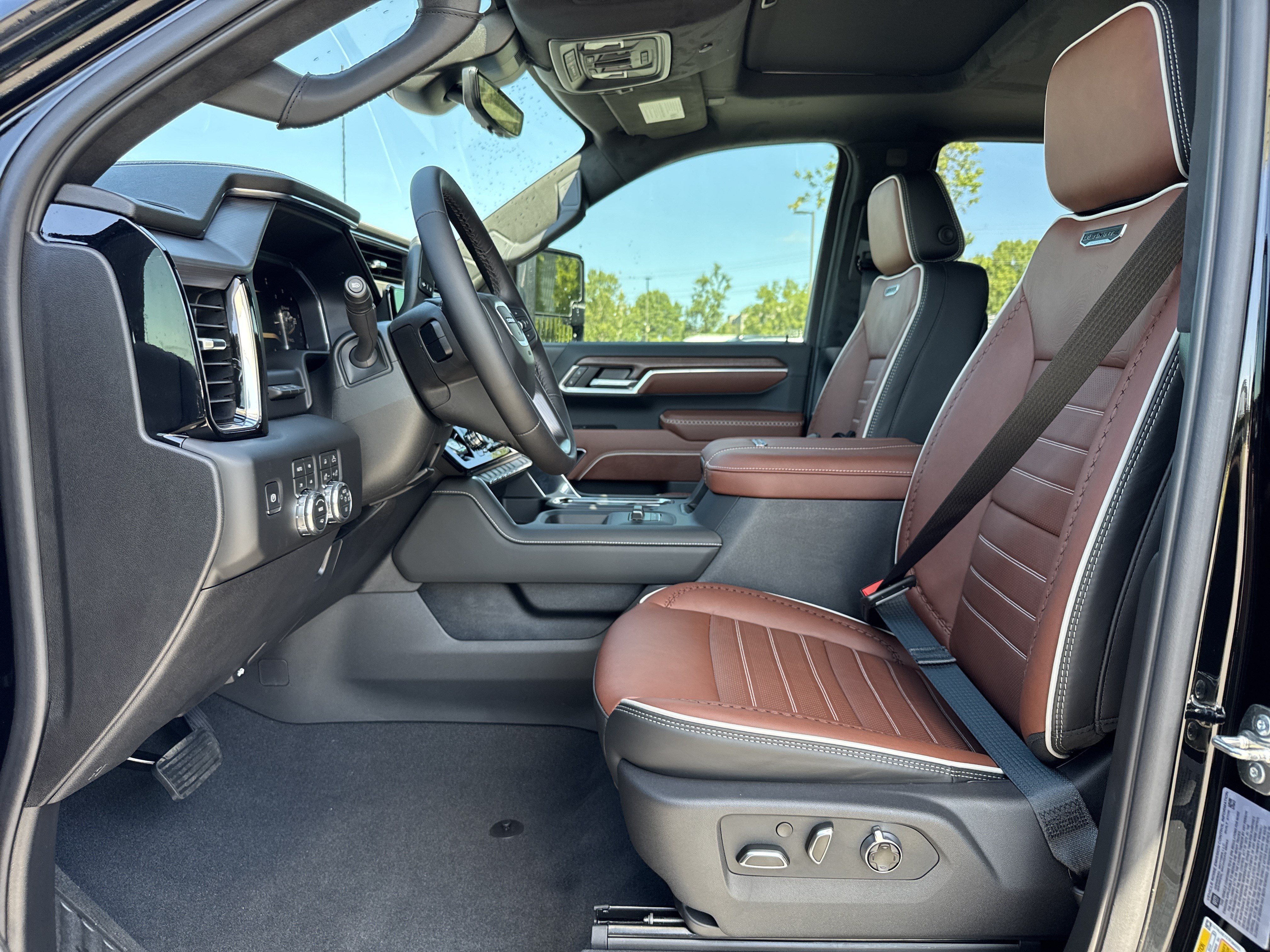 New 2026 GMC Sierra 2500 Denali Ultimate AWD/4WD image 17