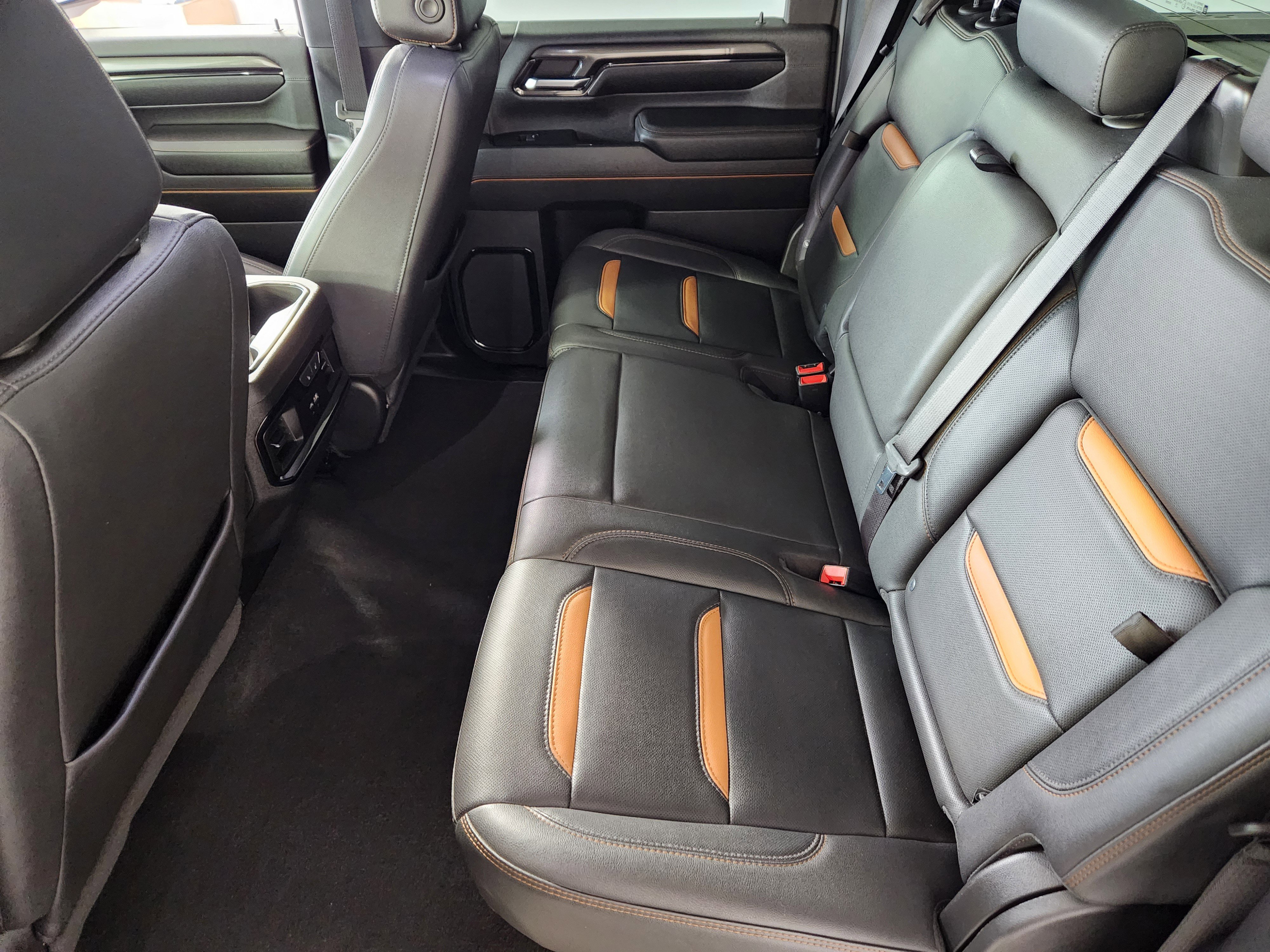 Used 2024 GMC Sierra 2500 AT4 w/ AT4 Premium Plus Package image 14