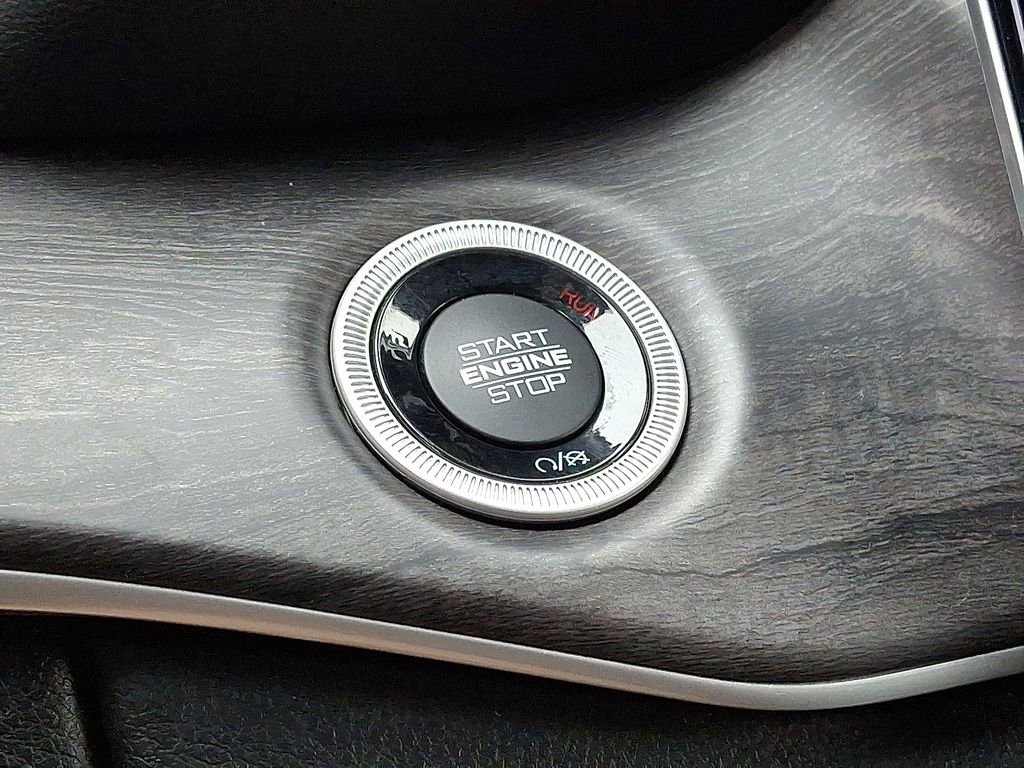 Used 2022 Jeep Grand Cherokee L Limited image 24