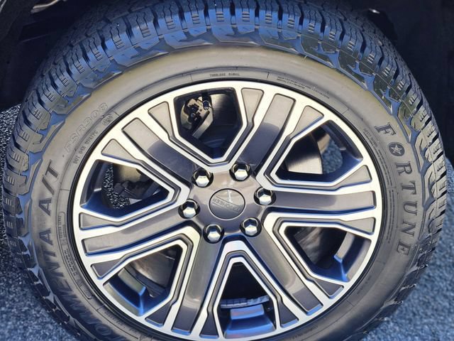 Used 2024 Jeep Wagoneer L Series II RWD image 10