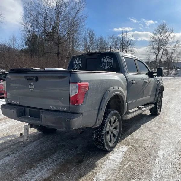 Used 2017 Nissan Titan SV image 2