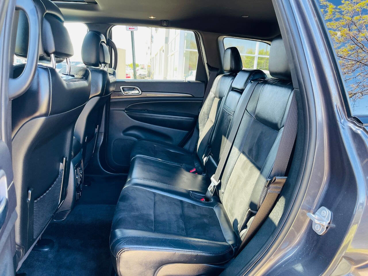 Used 2018 Jeep Grand Cherokee Altitude image 20