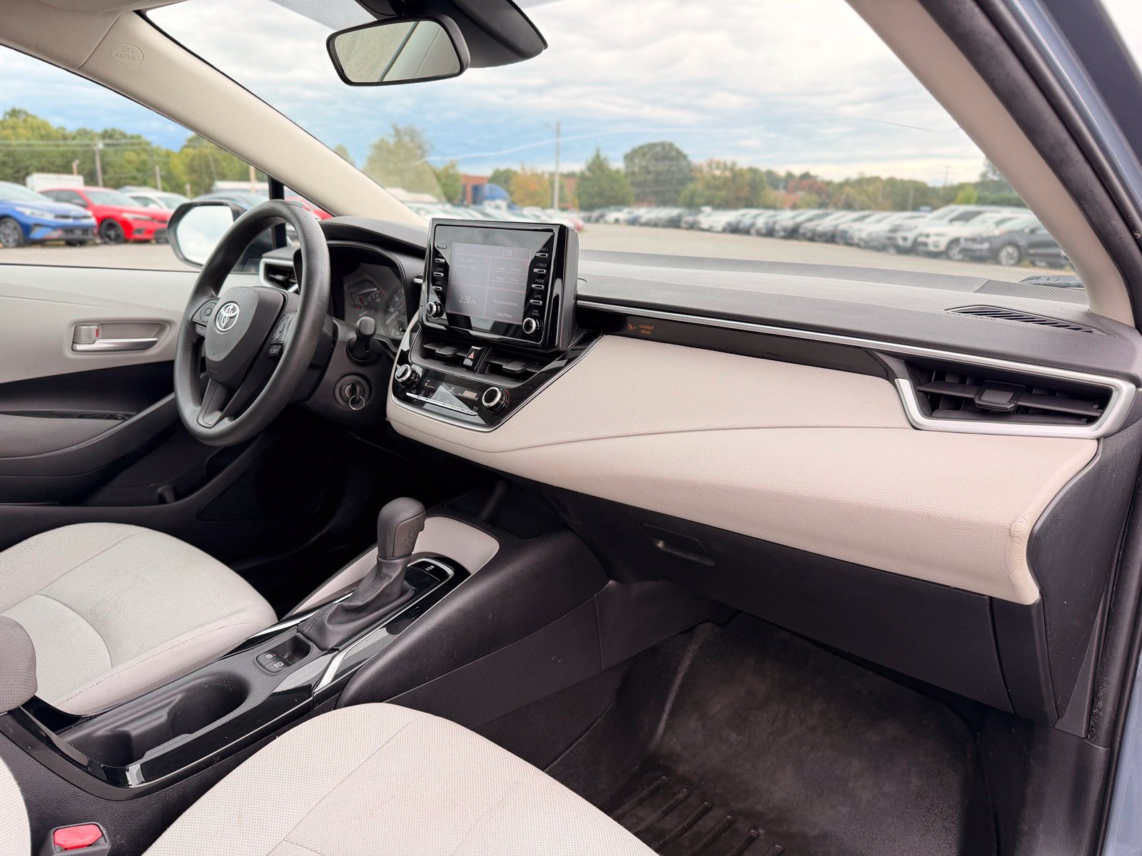 Used 2020 Toyota Corolla L FWD image 22