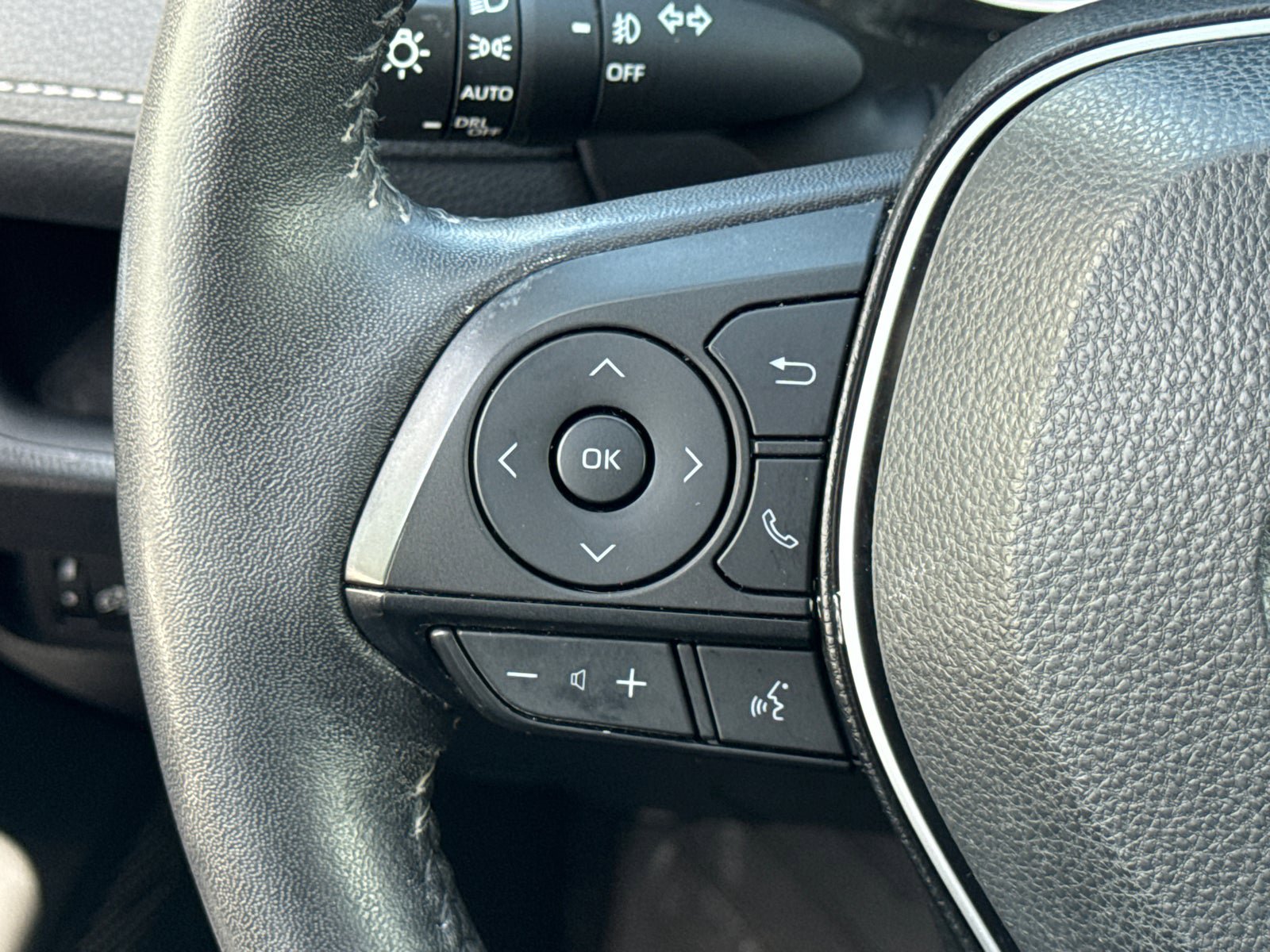 Used 2022 Toyota RAV4 XLE Premium FWD image 26