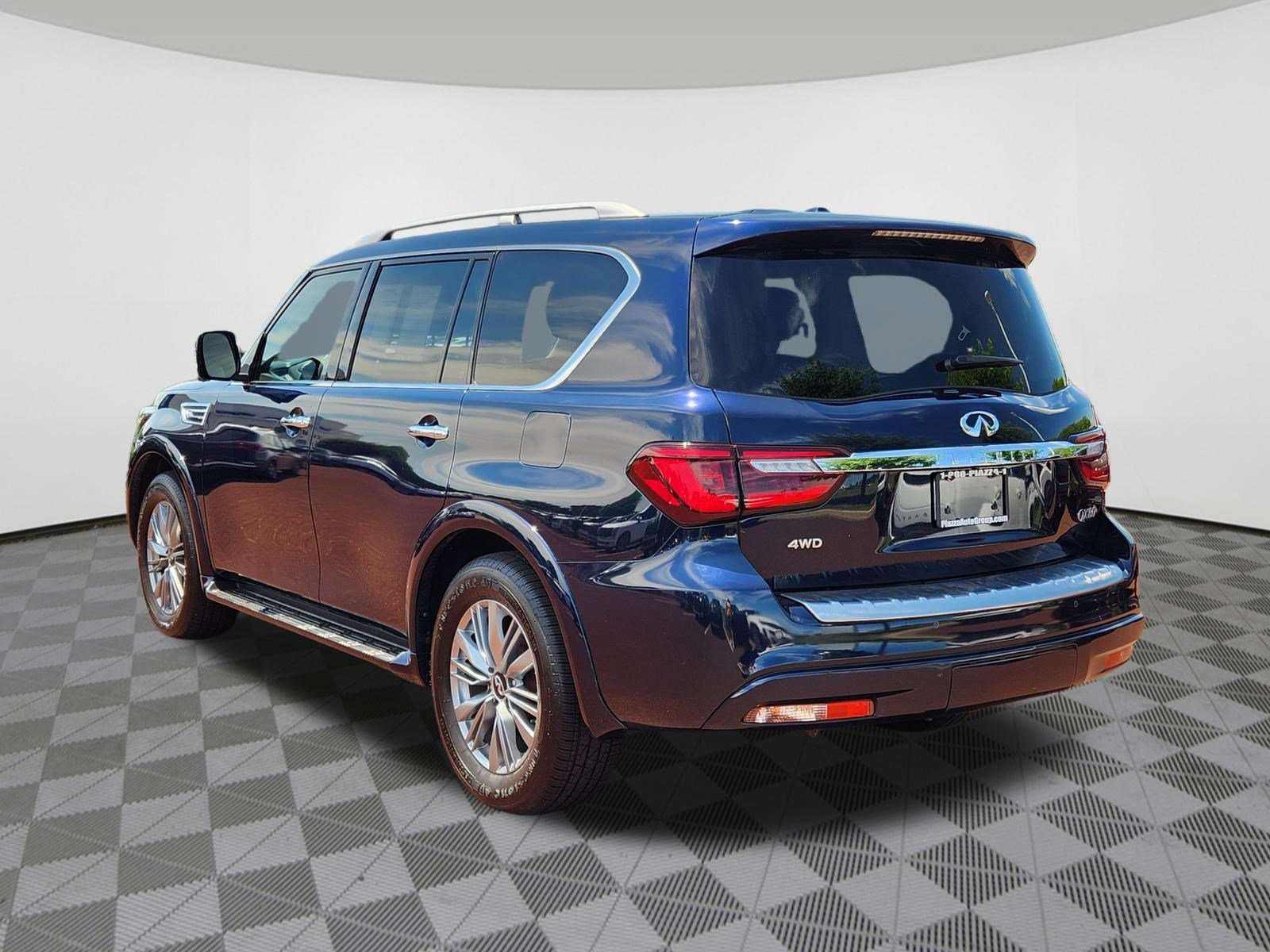 Used 2021 INFINITI QX80 Luxe AWD/4WD image 3