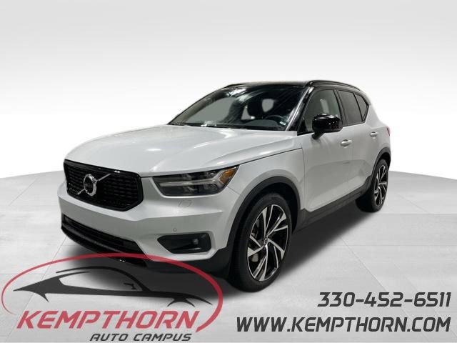 Used 2022 Volvo XC40 T5 R-Design w/ Climate Package