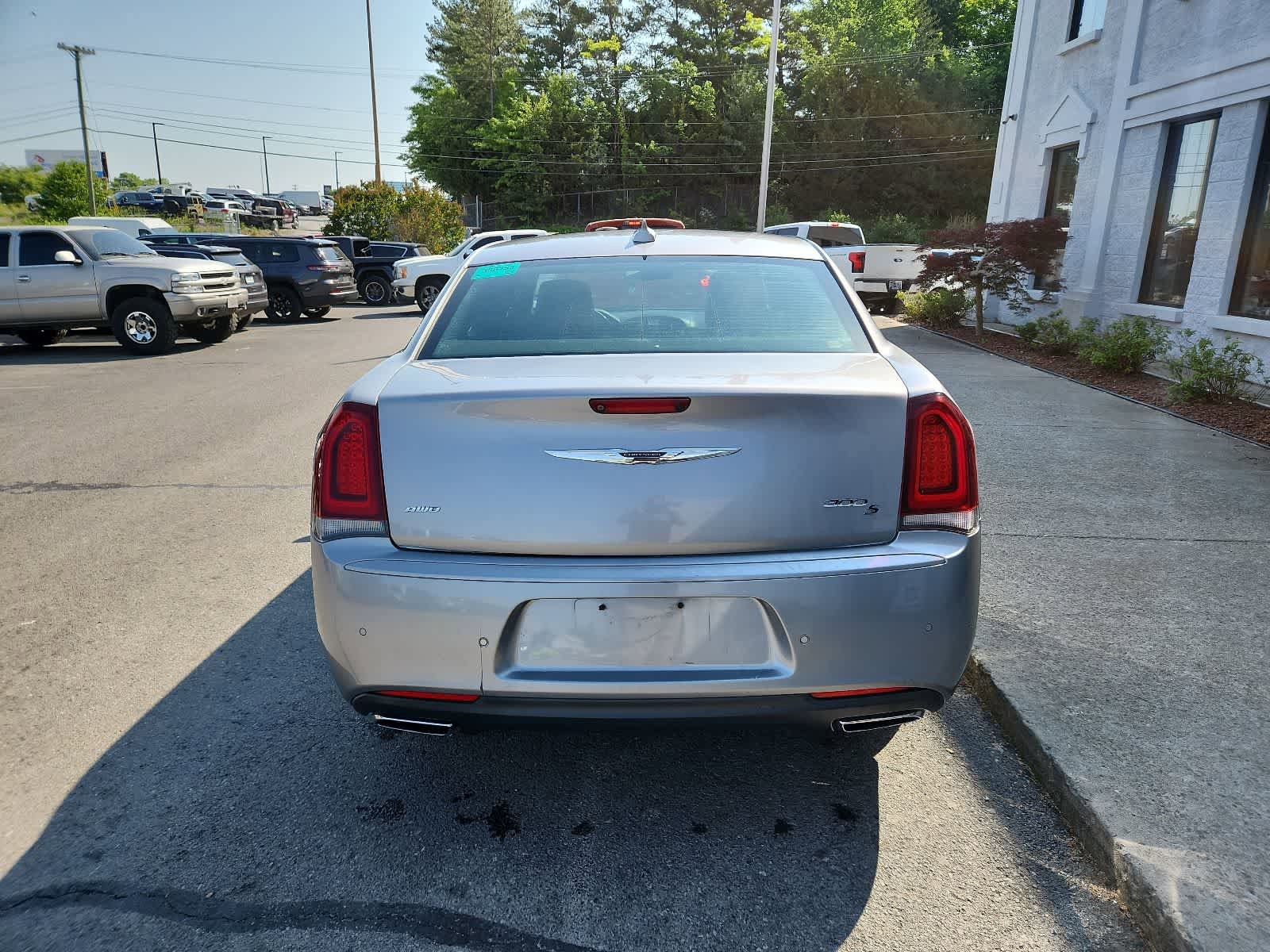Used 2015 Chrysler 300 S w/ 300S Premium Group AWD/4WD image 4